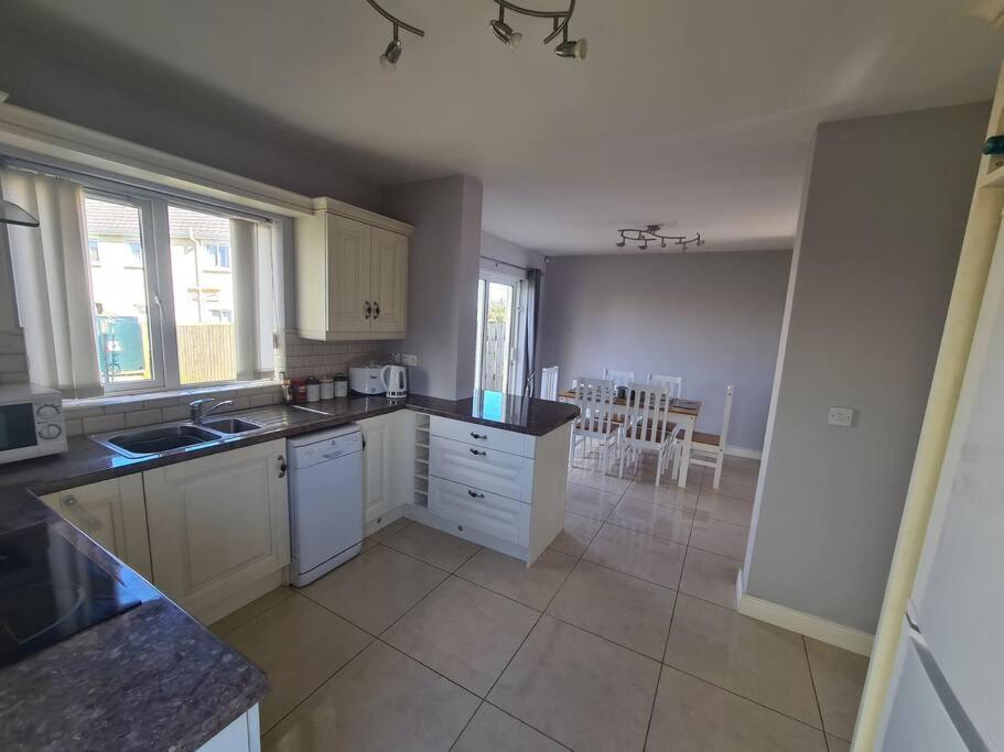 Bundoran Seaside Stays House - Wifi, Large Spacious Home Zewnętrze zdjęcie