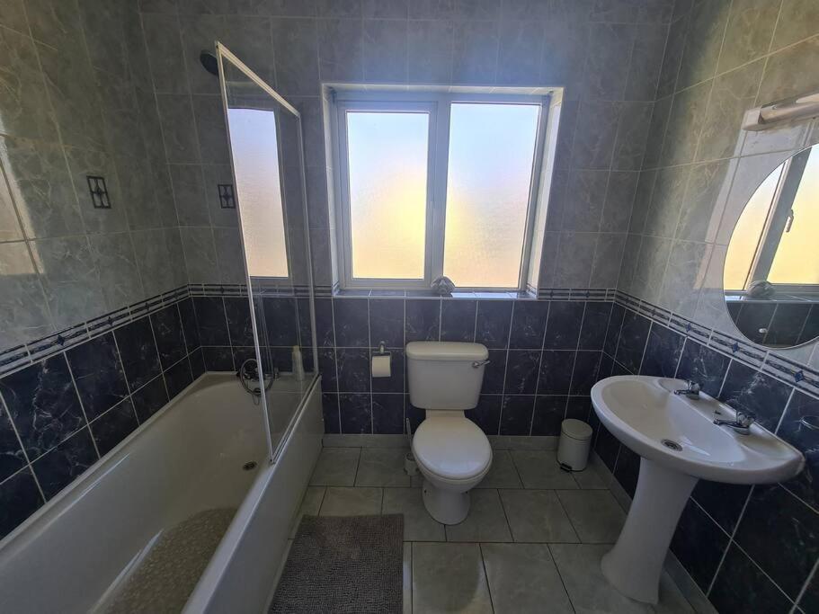 Bundoran Seaside Stays House - Wifi, Large Spacious Home Zewnętrze zdjęcie