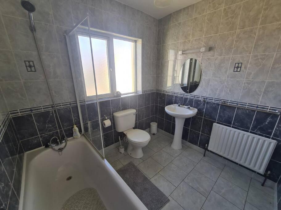 Bundoran Seaside Stays House - Wifi, Large Spacious Home Zewnętrze zdjęcie